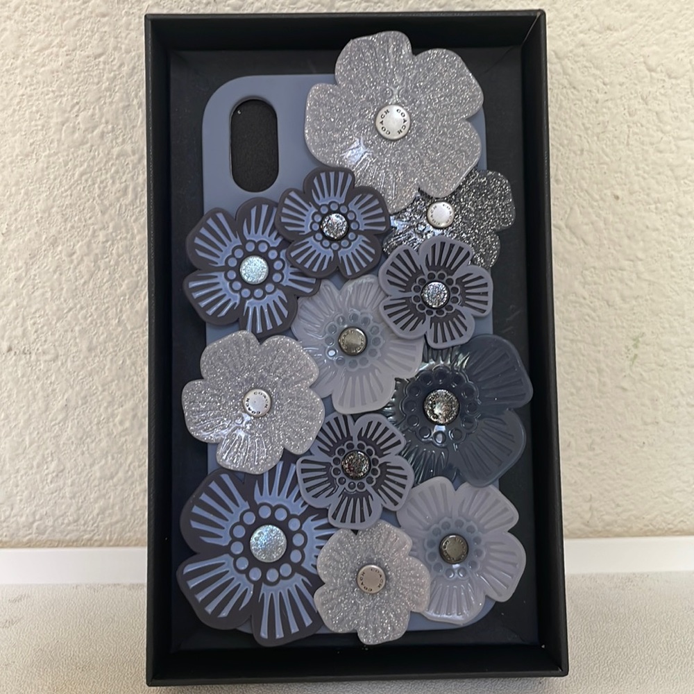 New in a Box IPhone 3D Silicon Blue Flower Protective Phone Case Cover